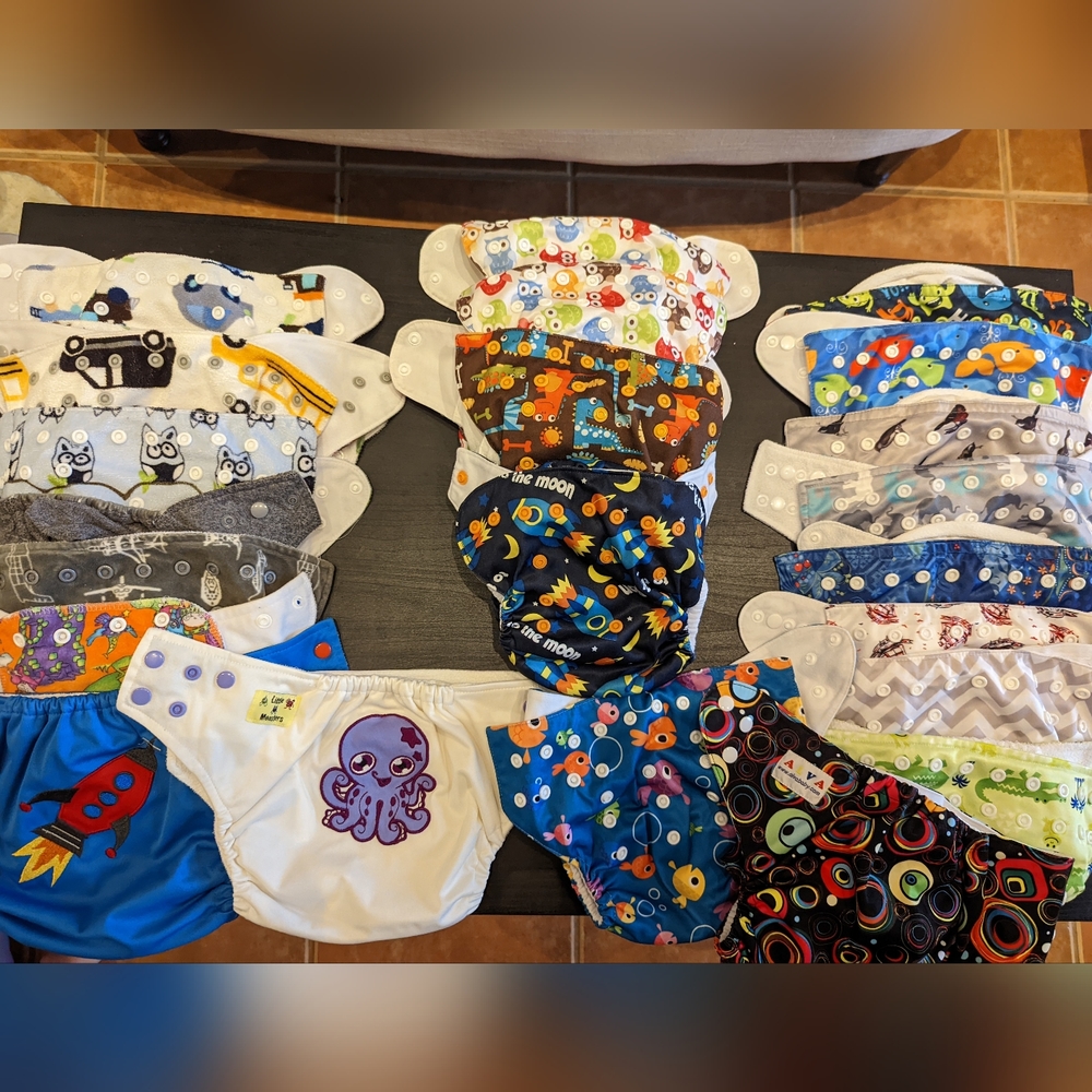 Assorted cloth diapers